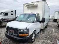 2023 GMC Savana фото