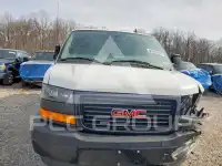2023 GMC Savana фото