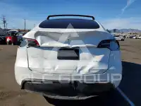 2023 Tesla Model Y фото