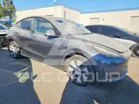 2023 Tesla Model Y фото