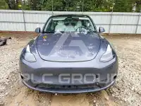 2023 Tesla Model Y фото