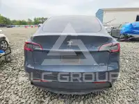 2023 Tesla Model Y фото