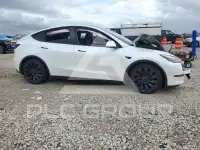 2023 Tesla Model Y фото