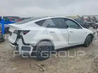 2023 Tesla Model Y фото