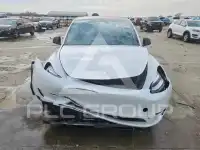 2023 Tesla Model Y фото