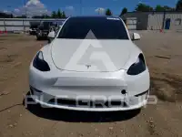 2023 Tesla Model Y фото