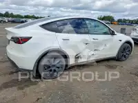 2023 Tesla Model Y фото