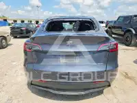 2023 Tesla Model Y фото