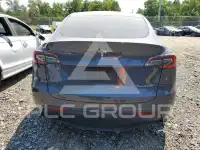 2023 Tesla Model Y фото