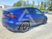 2023 Tesla Model Y фото