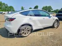 2023 Tesla Model Y фото