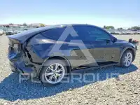 2023 Tesla Model Y фото