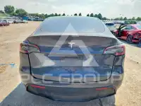 2023 Tesla Model Y фото