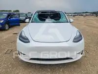 2023 Tesla Model Y фото