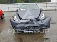 2023 Tesla Model Y фото