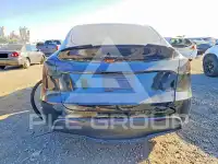 2023 Tesla Model Y фото