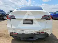 2023 Tesla Model Y фото