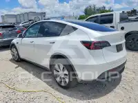 2023 Tesla Model Y фото