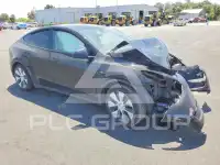2023 Tesla Model Y фото