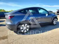 2023 Tesla Model Y фото