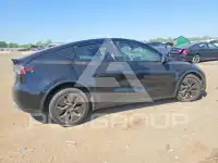2023 Tesla Model Y фото
