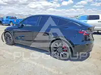 2023 Tesla Model Y фото