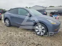 2023 Tesla Model Y фото