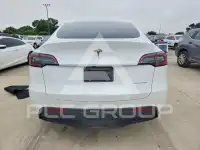 2023 Tesla Model Y фото