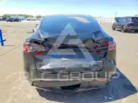 2023 Tesla Model Y фото