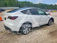 2023 Tesla Model Y фото