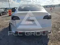 2023 Tesla Model Y фото
