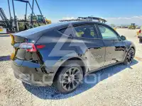 2023 Tesla Model Y фото