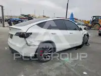2023 Tesla Model Y фото