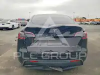 2023 Tesla Model Y фото