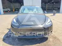 2023 Tesla Model Y фото