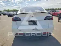 2023 Tesla Model Y фото