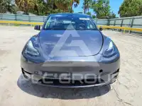 2023 Tesla Model Y фото