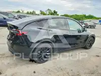 2023 Tesla Model Y фото