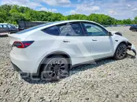 2023 Tesla Model Y фото