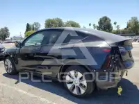 2023 Tesla Model Y фото