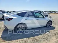 2023 Tesla Model Y фото
