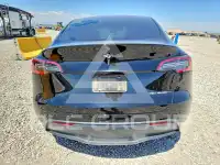 2023 Tesla Model Y фото