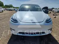 2023 Tesla Model Y фото