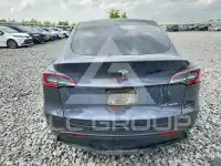 2023 Tesla Model Y фото