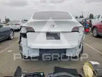 2023 Tesla Model Y фото