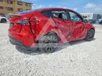2023 Tesla Model Y фото