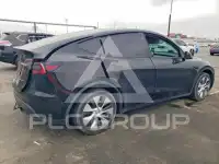 2023 Tesla Model Y фото
