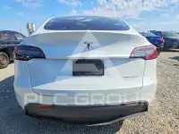 2023 Tesla Model Y фото