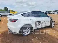 2023 Tesla Model Y photo