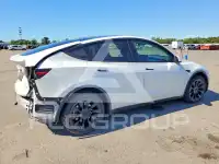 2023 Tesla Model Y фото